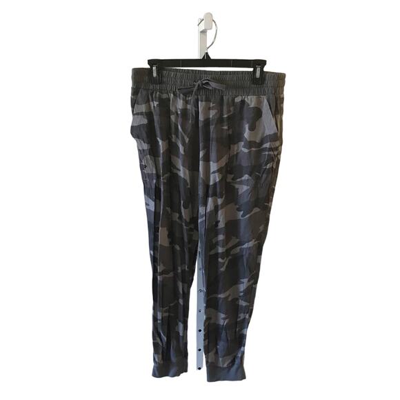 Splendid Gray Camo Print Jogger Pants - Picture 2 of 7